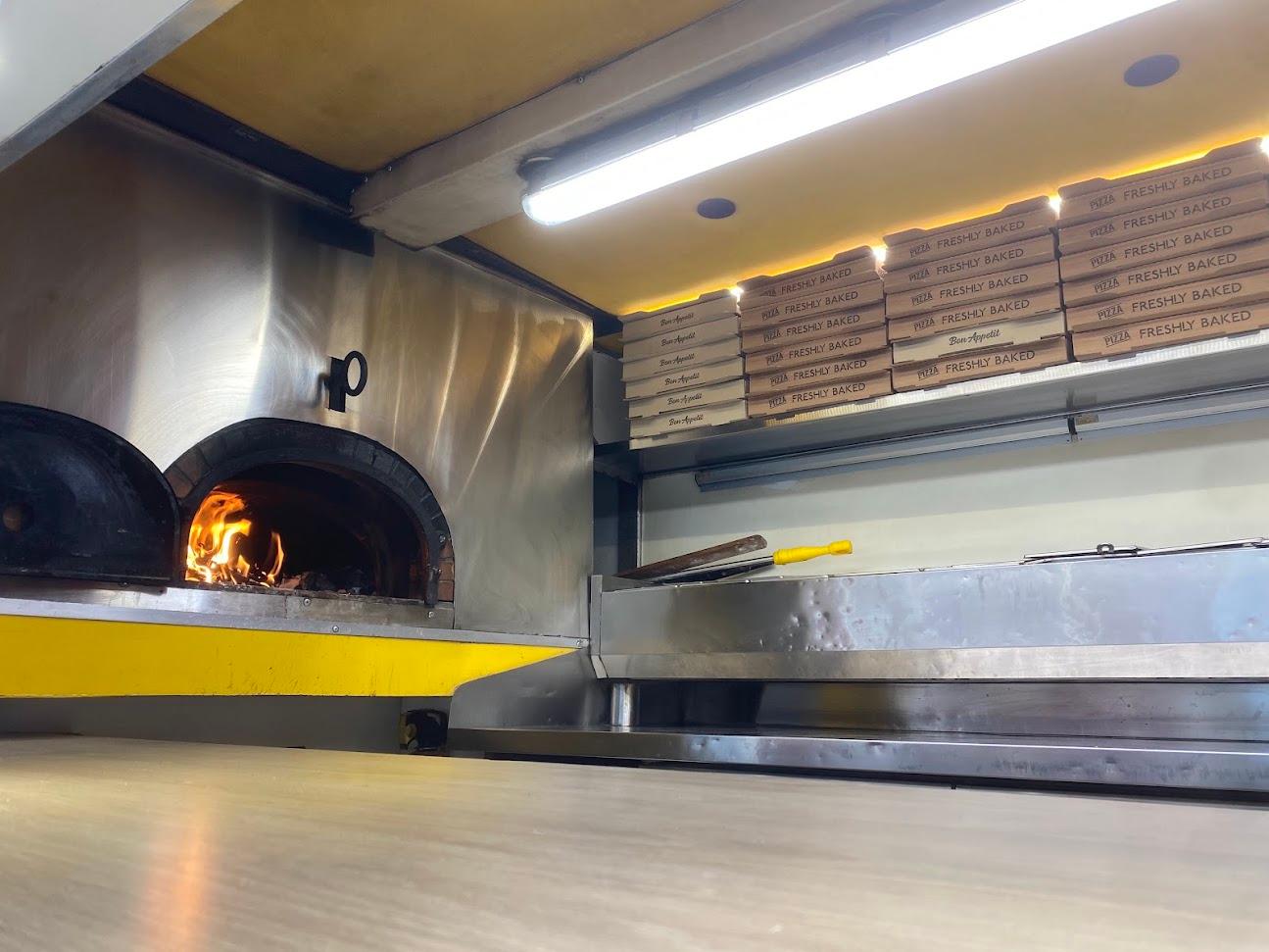 Photo de DES LYS Pizza - Au Feu de Bois PIZZA TRUCK Aubergenville