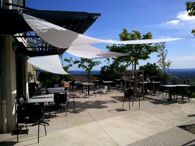 Photo de Le Saint Romain, bar, restaurant et gite d'étapes