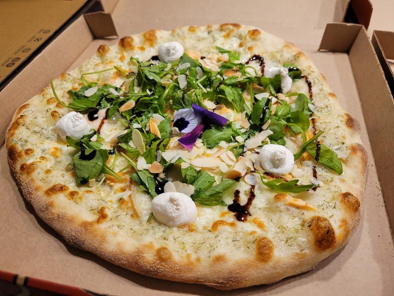 Photo de La Pizzanéenne - pizzeria ambulante - Arras-en-Lavedan - Ossen - Lugagnan - Lau-Balagnas - Beaucens