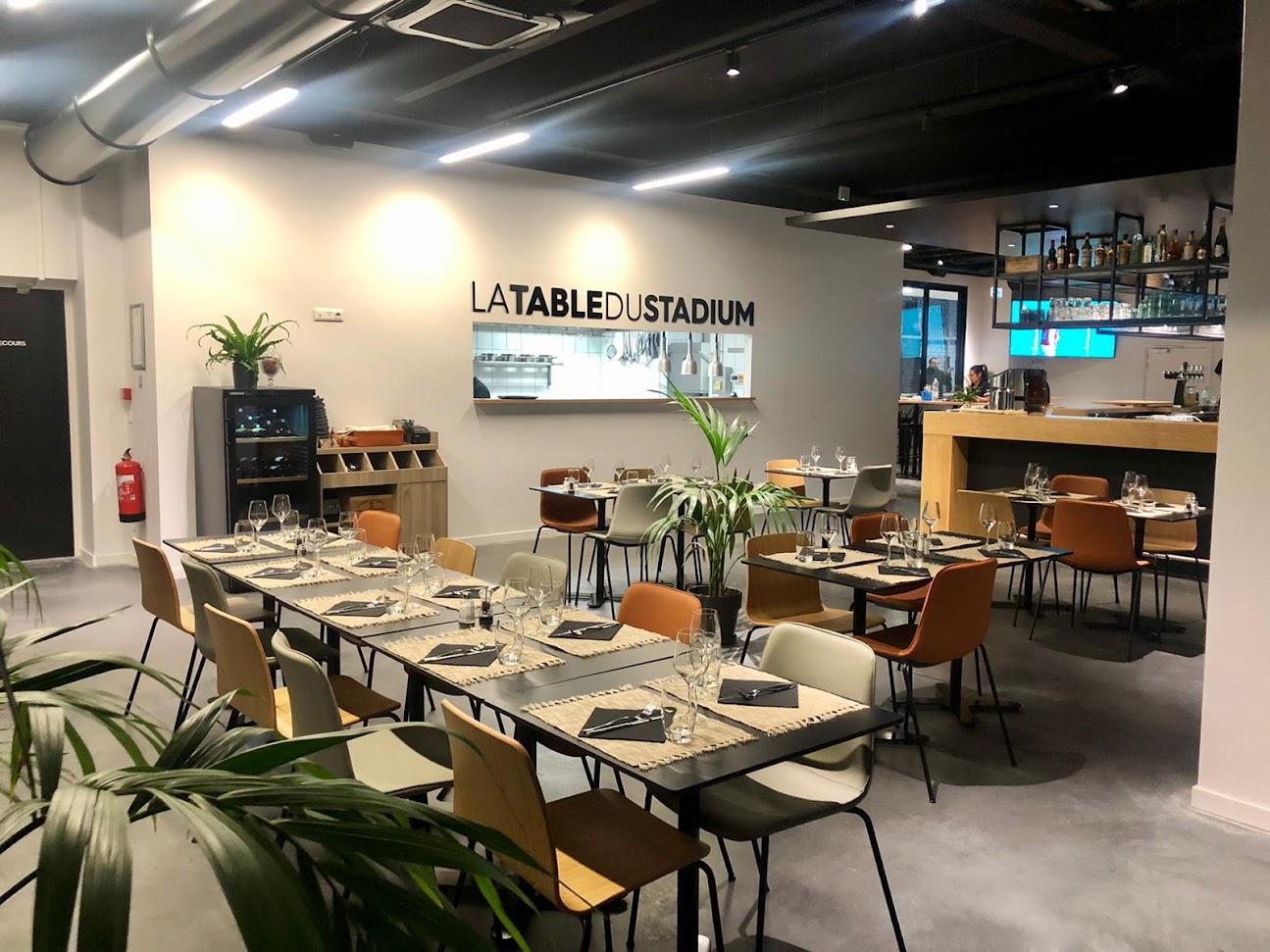 Photo de LA TABLE DU STADIUM