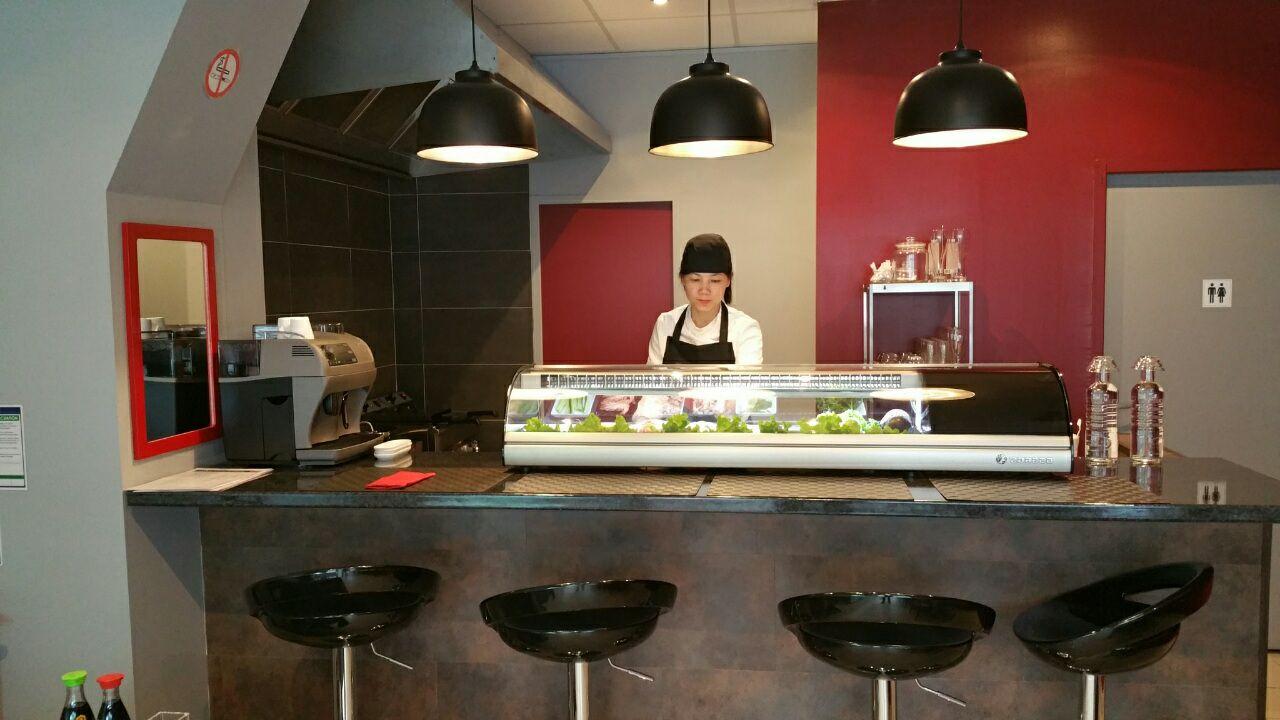 Photo de Mon Coin d'Asie - Les nems ont du sushi à se faire...