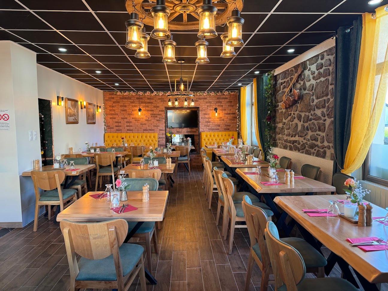 Photo de Anatole Alpes café, bar, restaurant