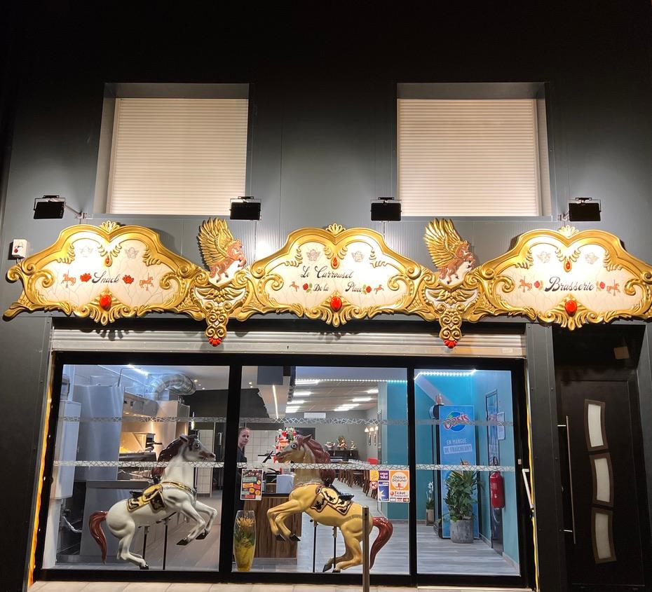 Photo de Le carrousel de la place