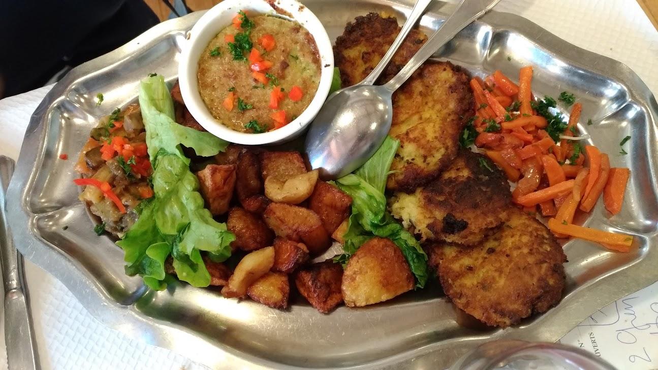 Photo de Montmartin Restaurant