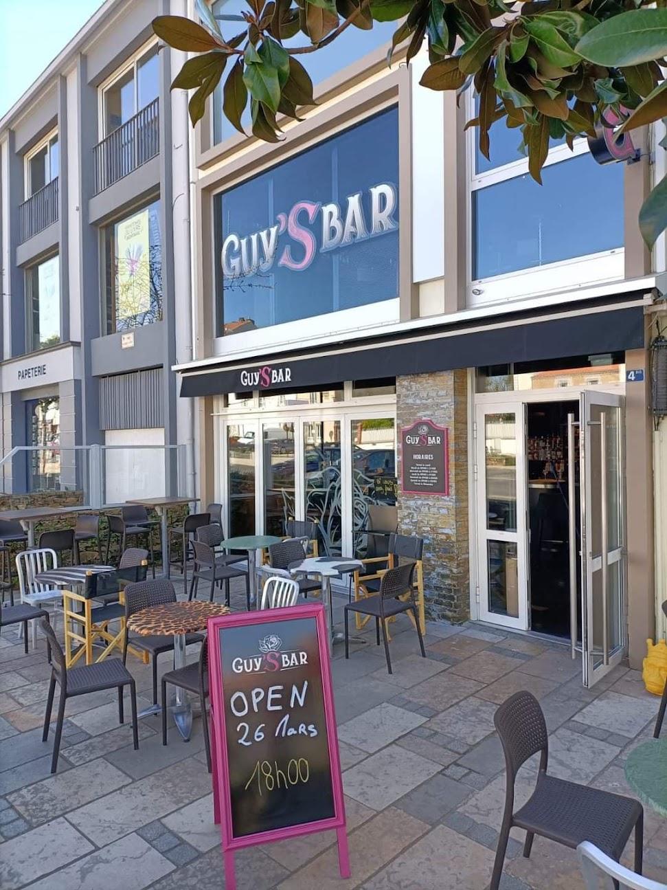Photo de Guy's Bar