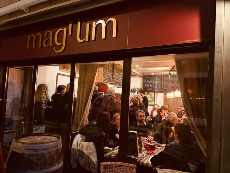 Photo de Magnum - Table de Sommeliers en Luberon - St Saturnin les Apt