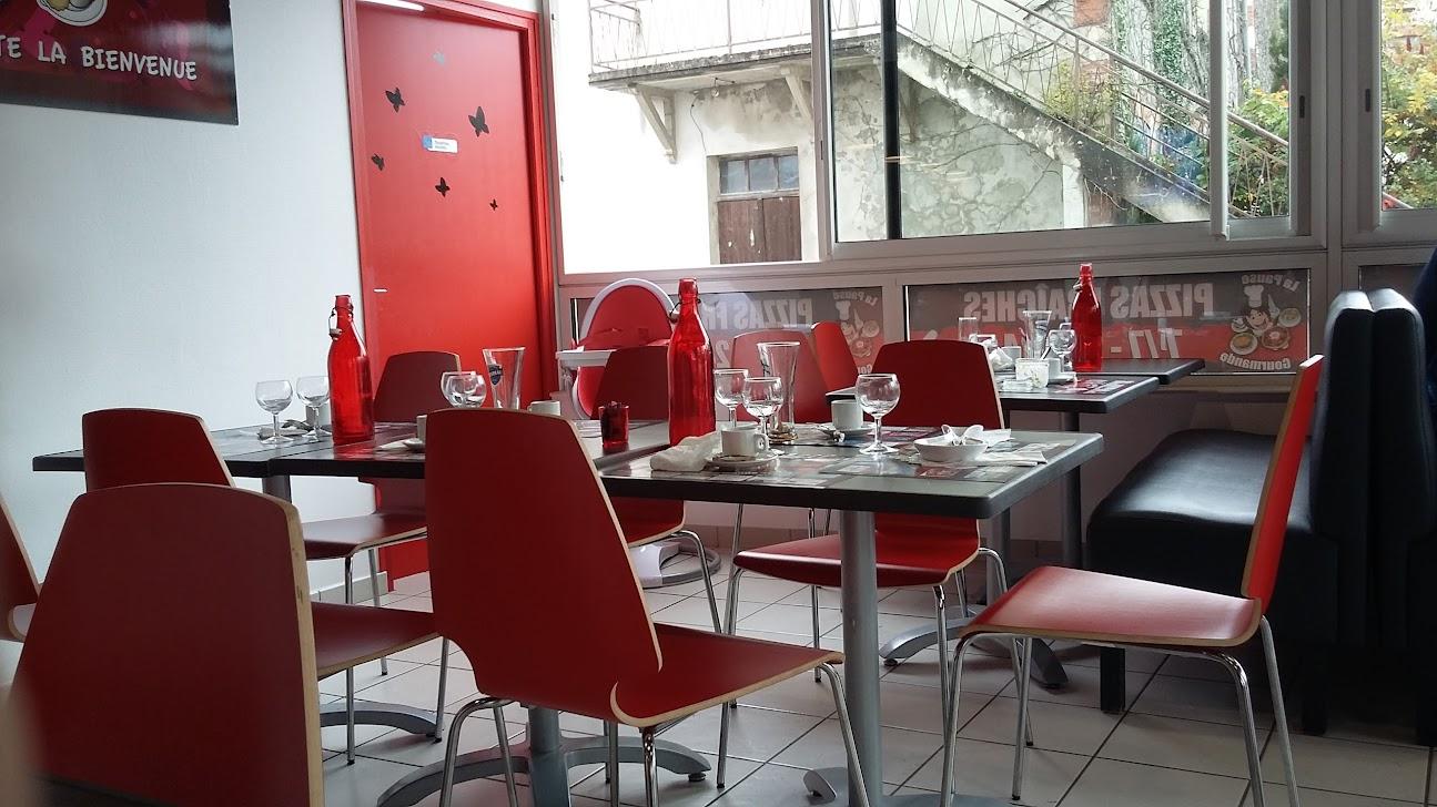 Photo du restaurant la pause gourmande 23 distributeur de pizza artisanale 24/24 7/7