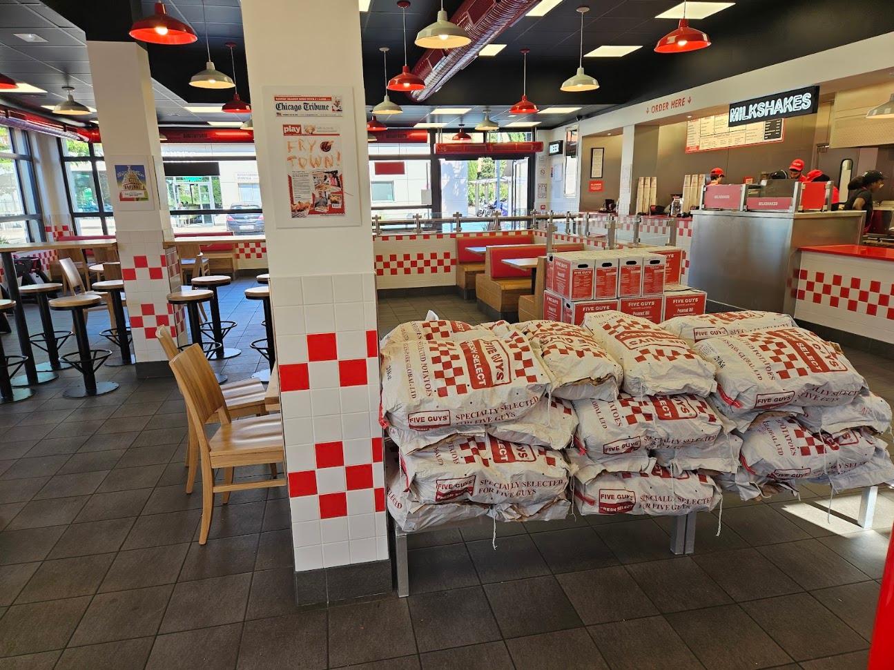 Photo du restaurant Five Guys Toulon La Valette