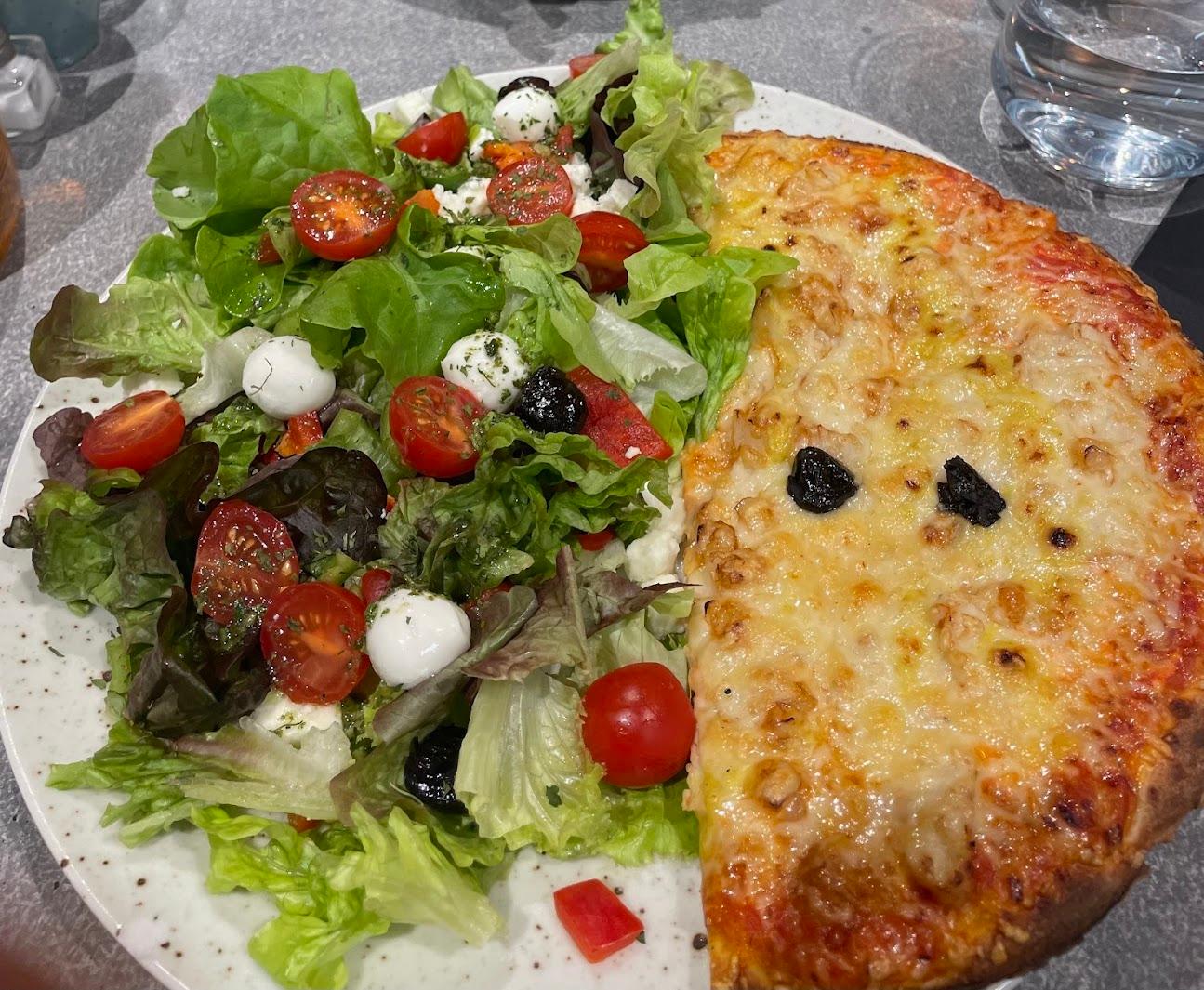 Photo du restaurant La Royale Cinepole