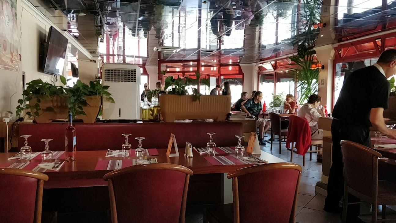 Photo de La Trattoria