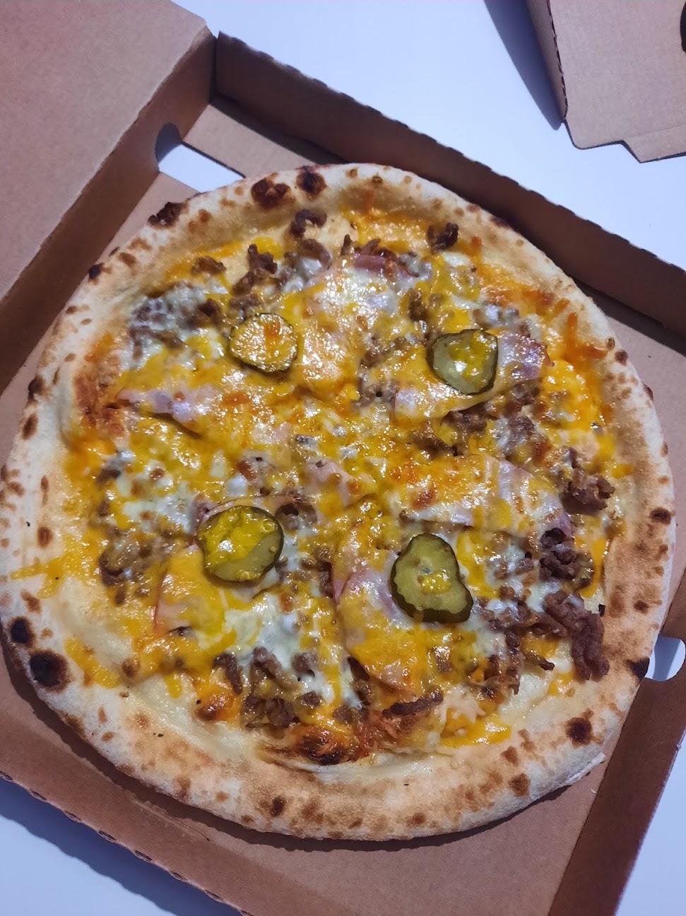 Photo de Just Queen - Distributeur de pizzas