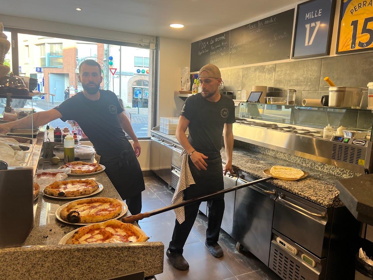 Photo de + (39) PIZZERIA