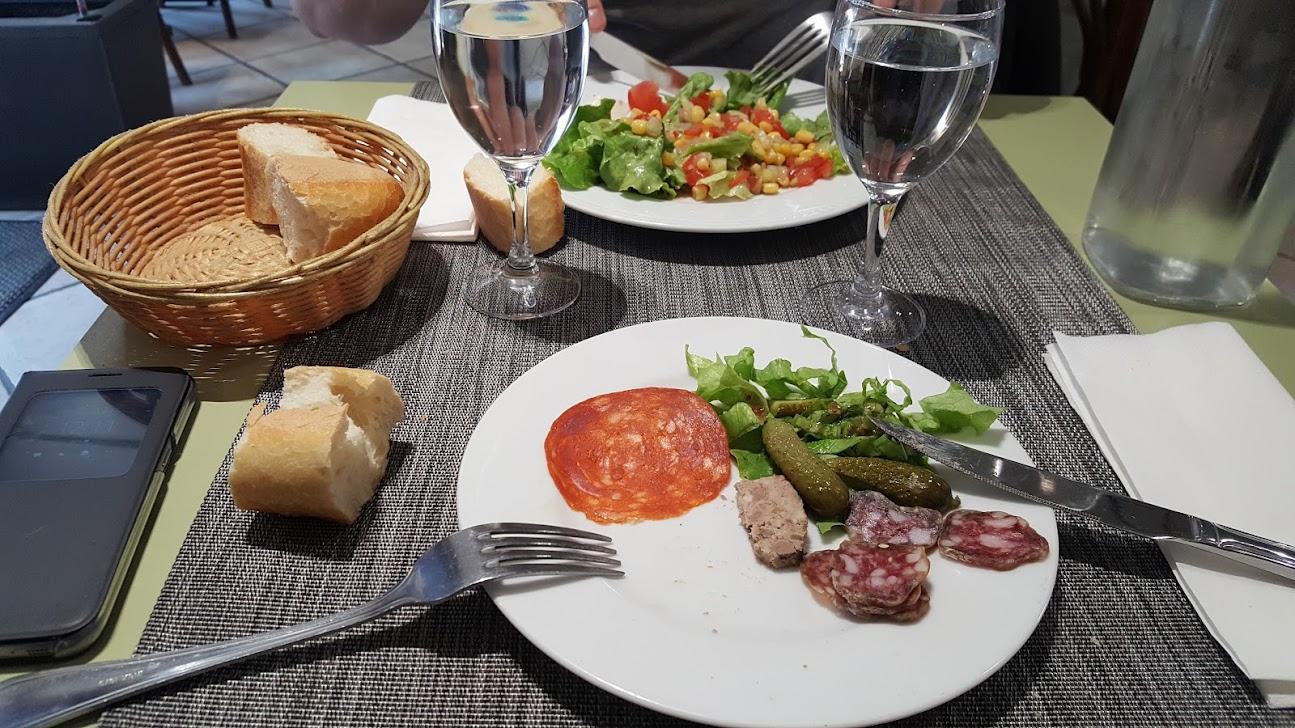 Photo de Cafe de la mairie Restaurant ouvert tous les midis du lundi au vendredi
