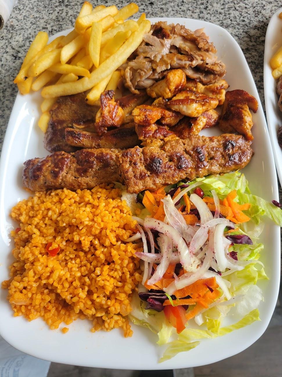 Photo de AZRA Restaurant-Snack halal
