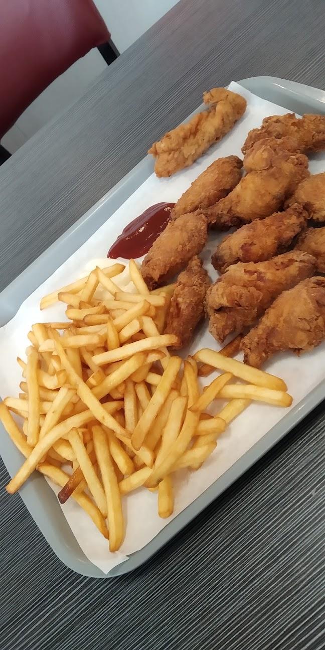 Photo de Bishop & M Snack de la Place