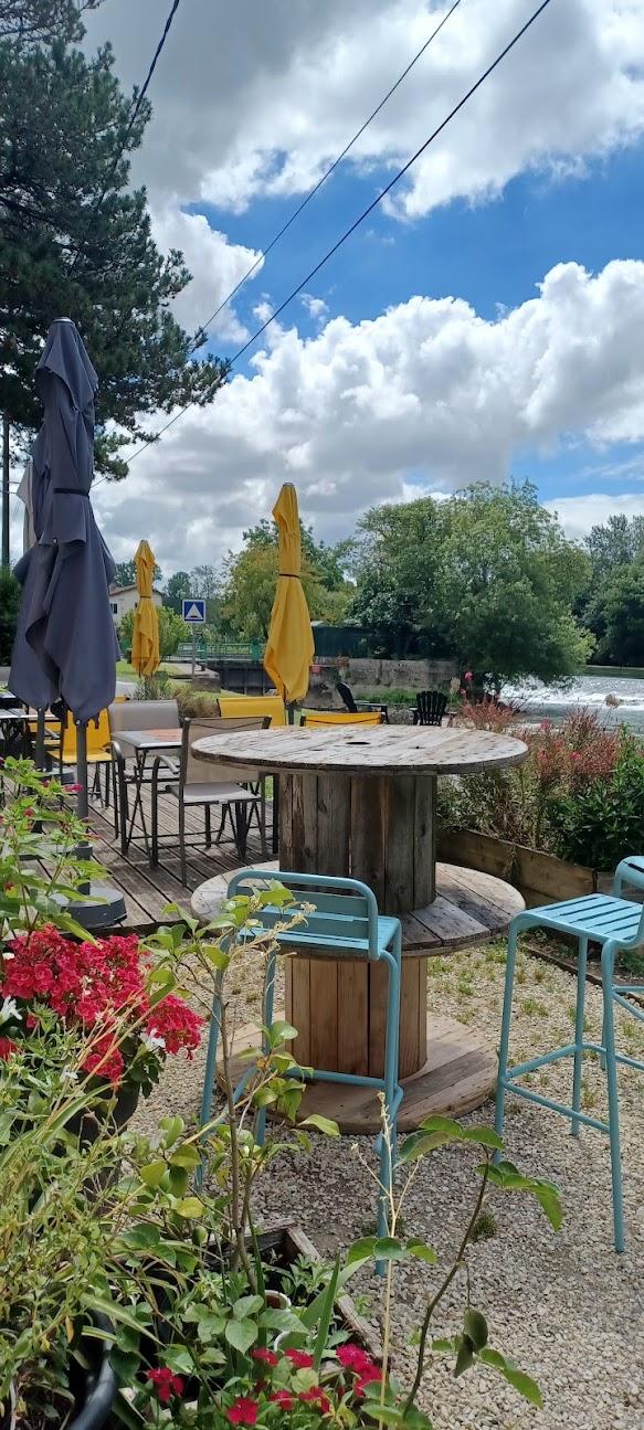 Photo de La Tonnellerie bar Restaurant Châteauneuf-sur-Charente