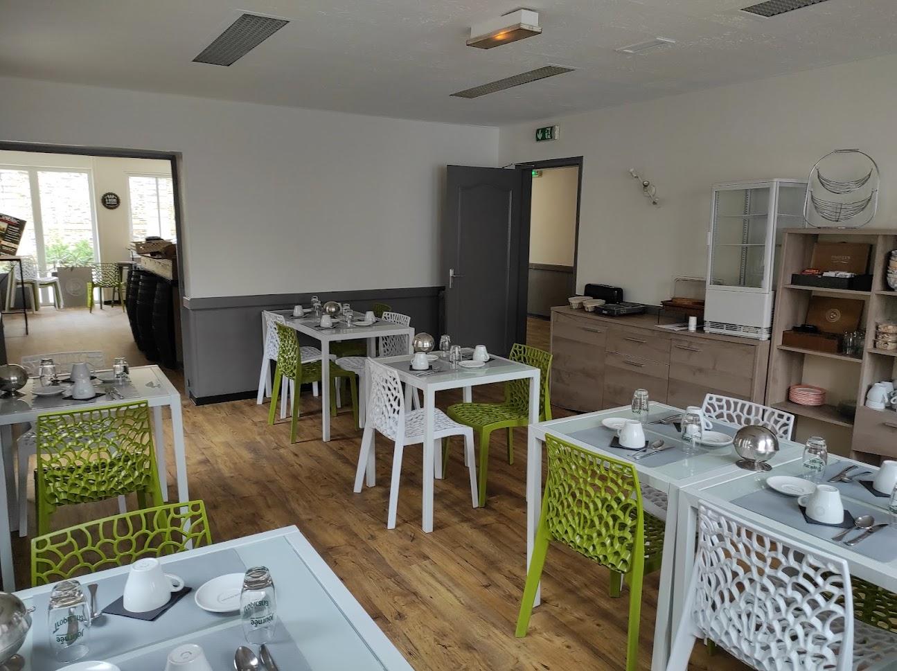 Photo de À l'Orée de la Forêt - Hôtel Restaurant