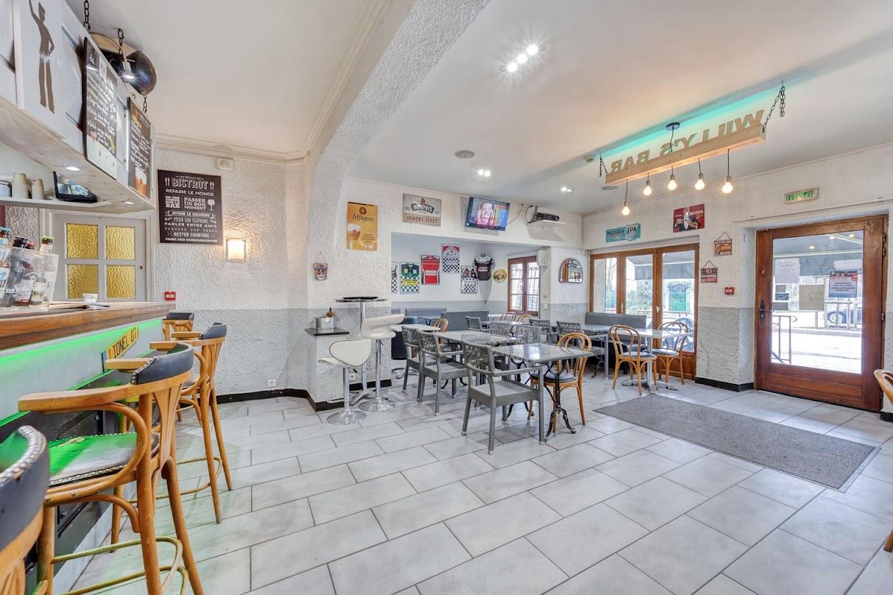 Photo de La Chaumiere Willy's Bar