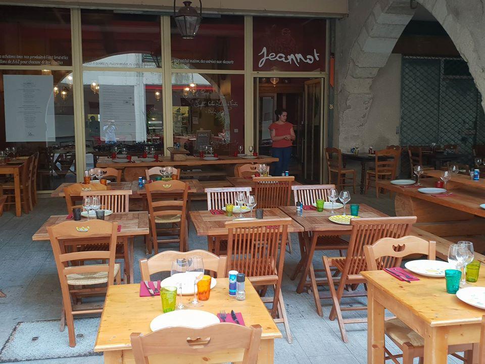 Photo de Monsieur Jeannot - Restaurant Cuisine Traditionnelle - 18 rue des Cornières 47000 Agen