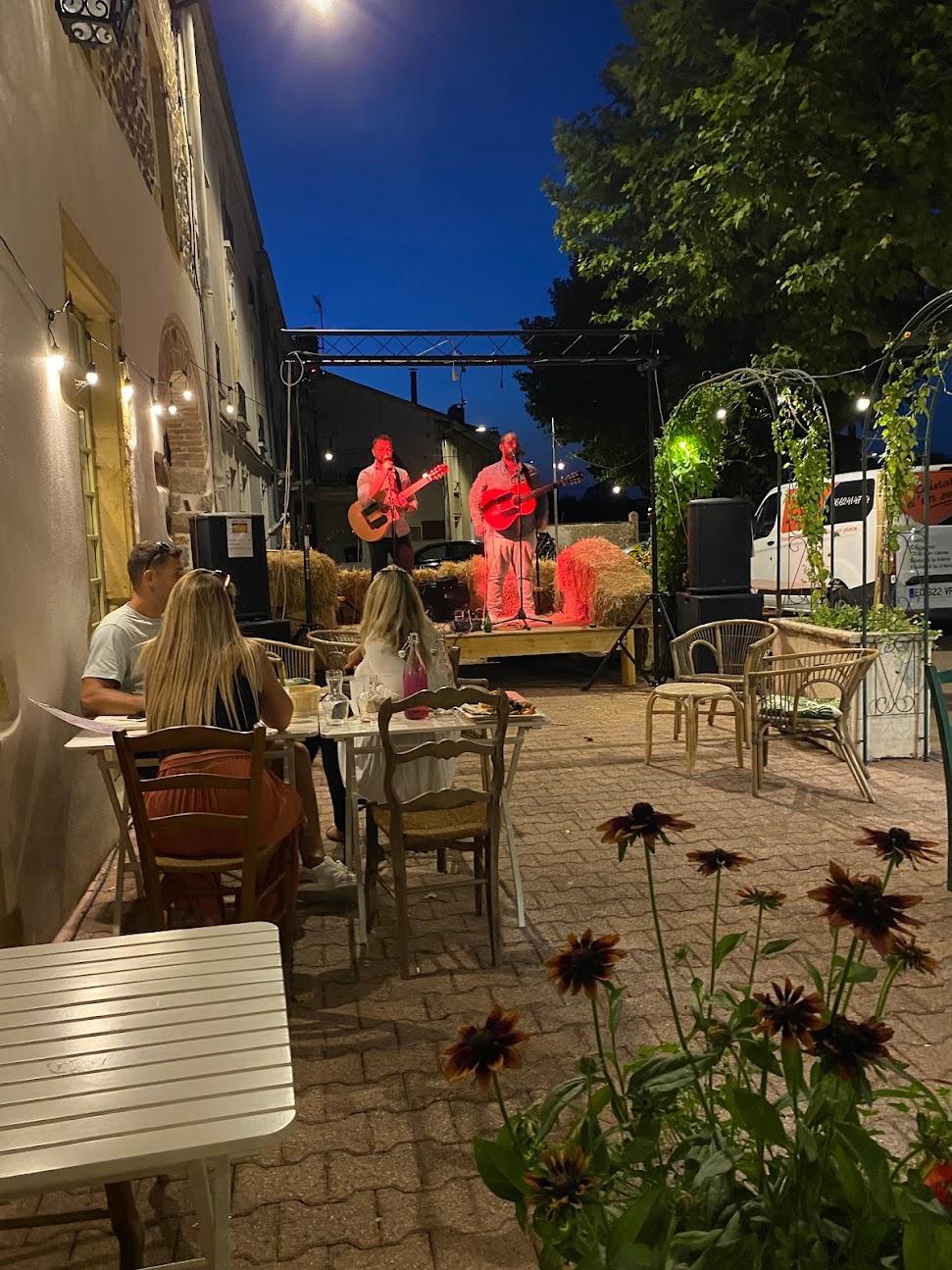 Photo de Café de la Place et Restaurant