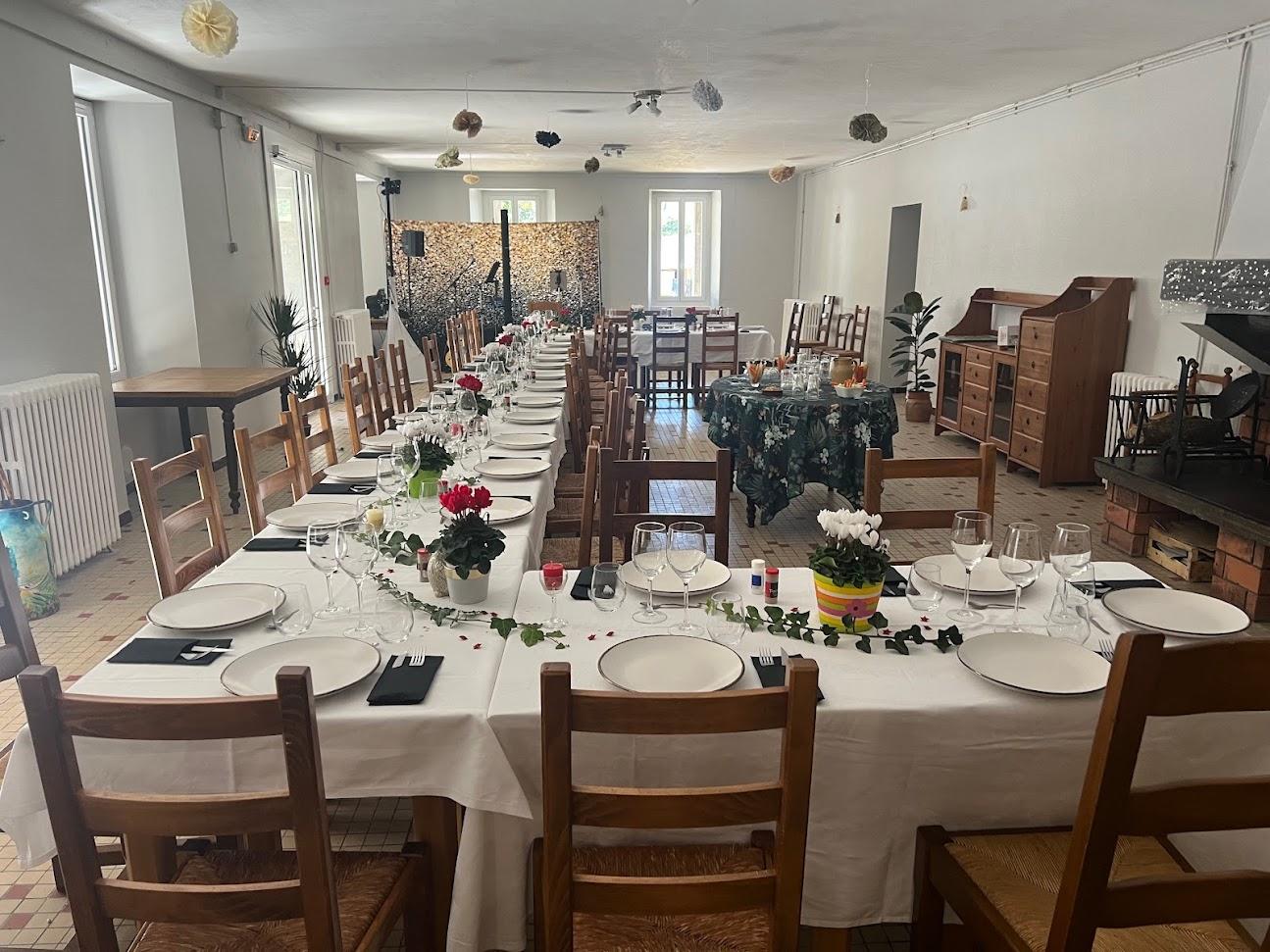 Photo de Restaurant du Pic du Gar et Gite dans le Domaine Air et Lumières
