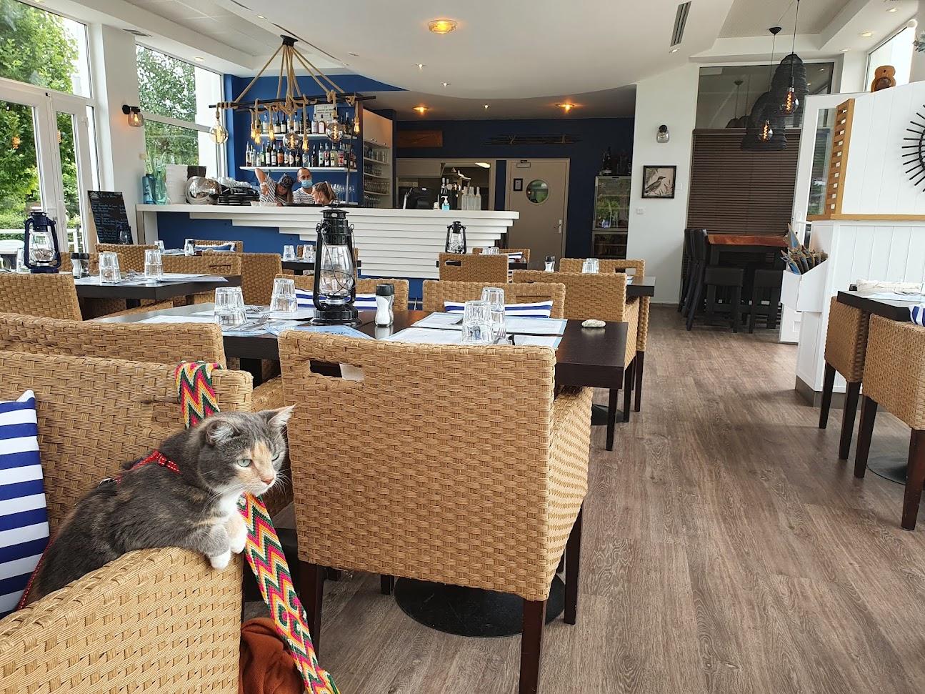 Photo de FREGATE BEACH bar restaurant plage privée