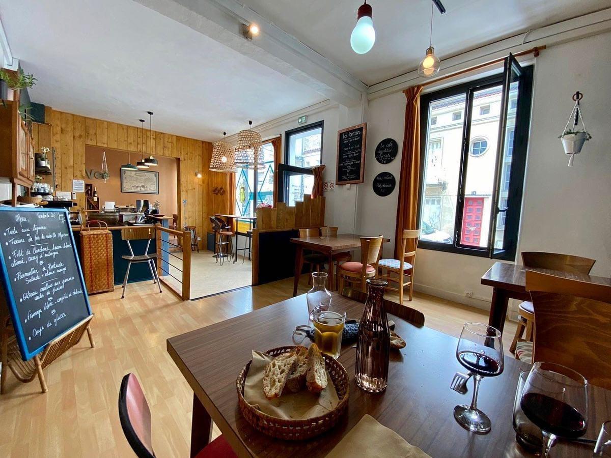 Photo de Chez Les Filles - Restaurant Saintes
