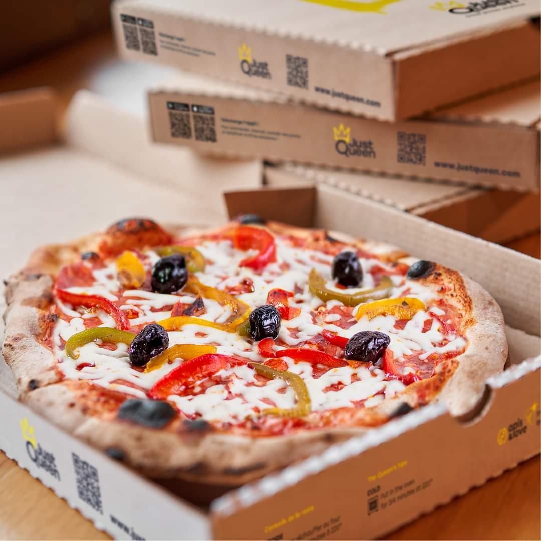 Photo de Just Queen - Distributeur de pizzas