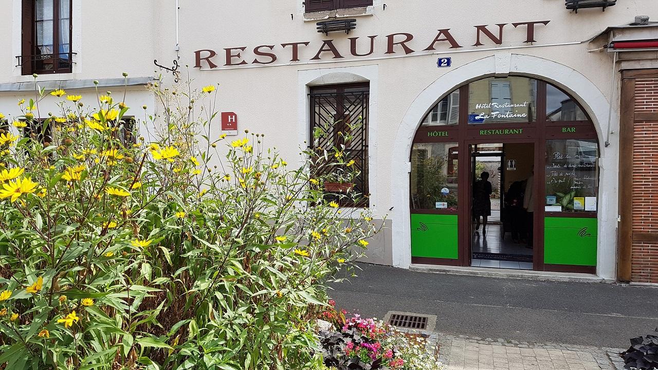 Photo de Restaurant - La Fontaine -ARTENAY