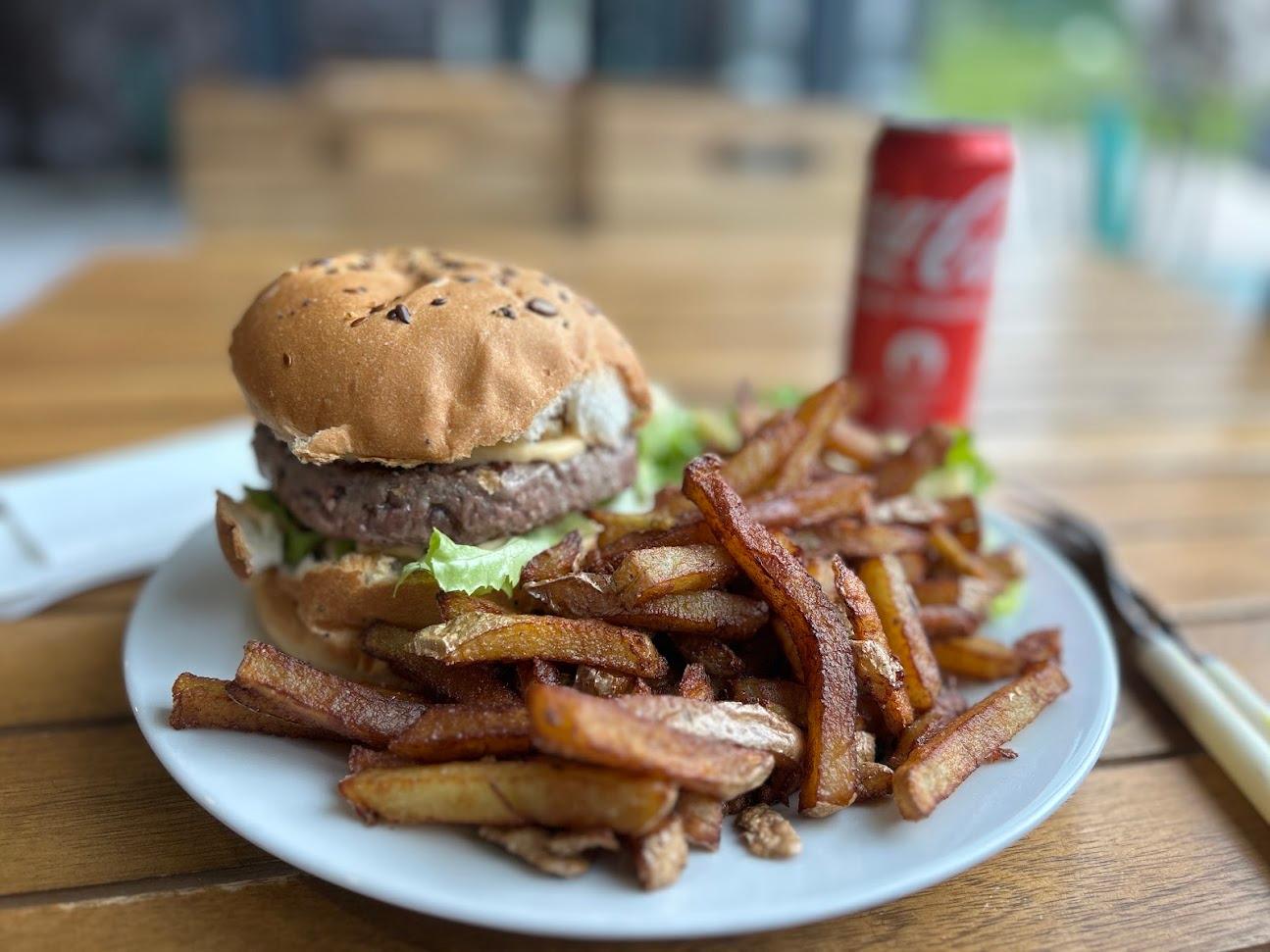 Photo de BURGER MURAT 15300 JEAN-LOUIS POUDEROUX