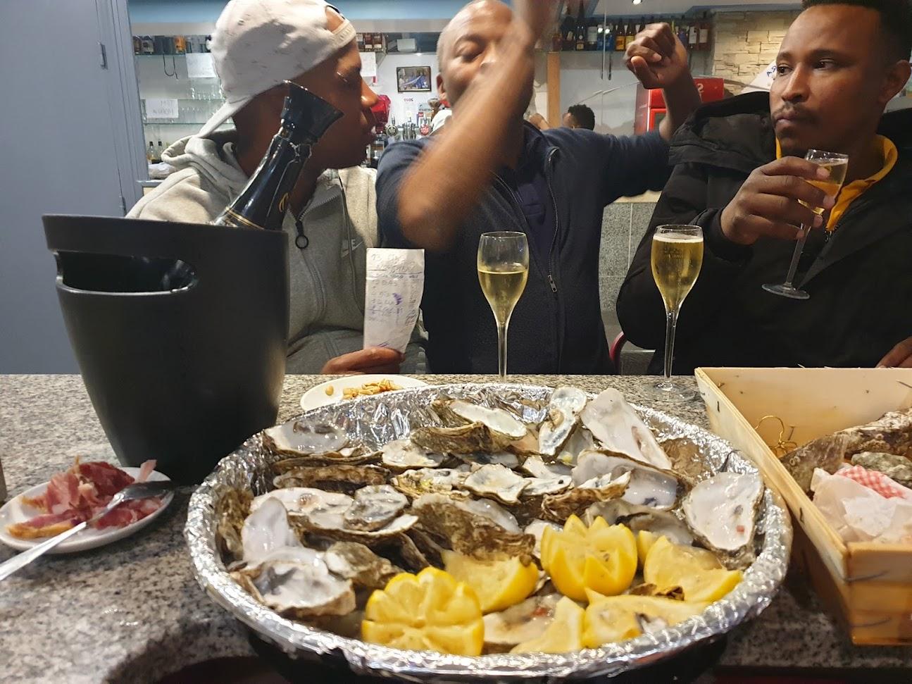 Photo de BRASSERIE DES ARTISTES Requin bleu