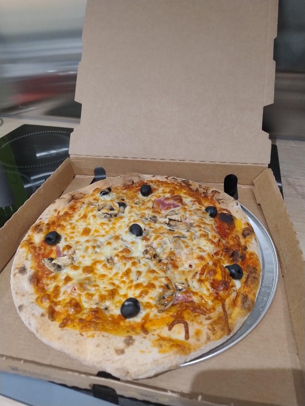 Photo du restaurant Just Queen - Distributeur de pizzas