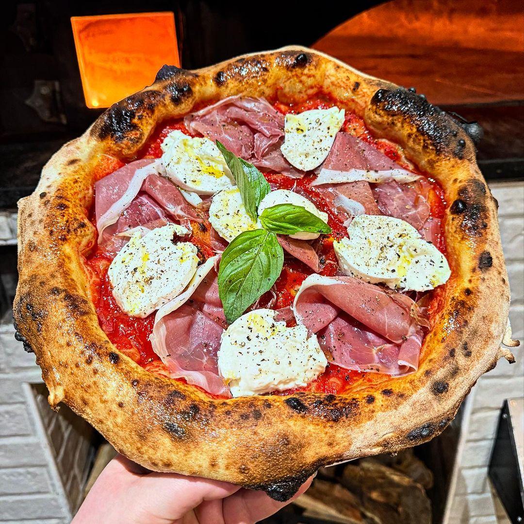 Photo de Deux Napolitains à Paris