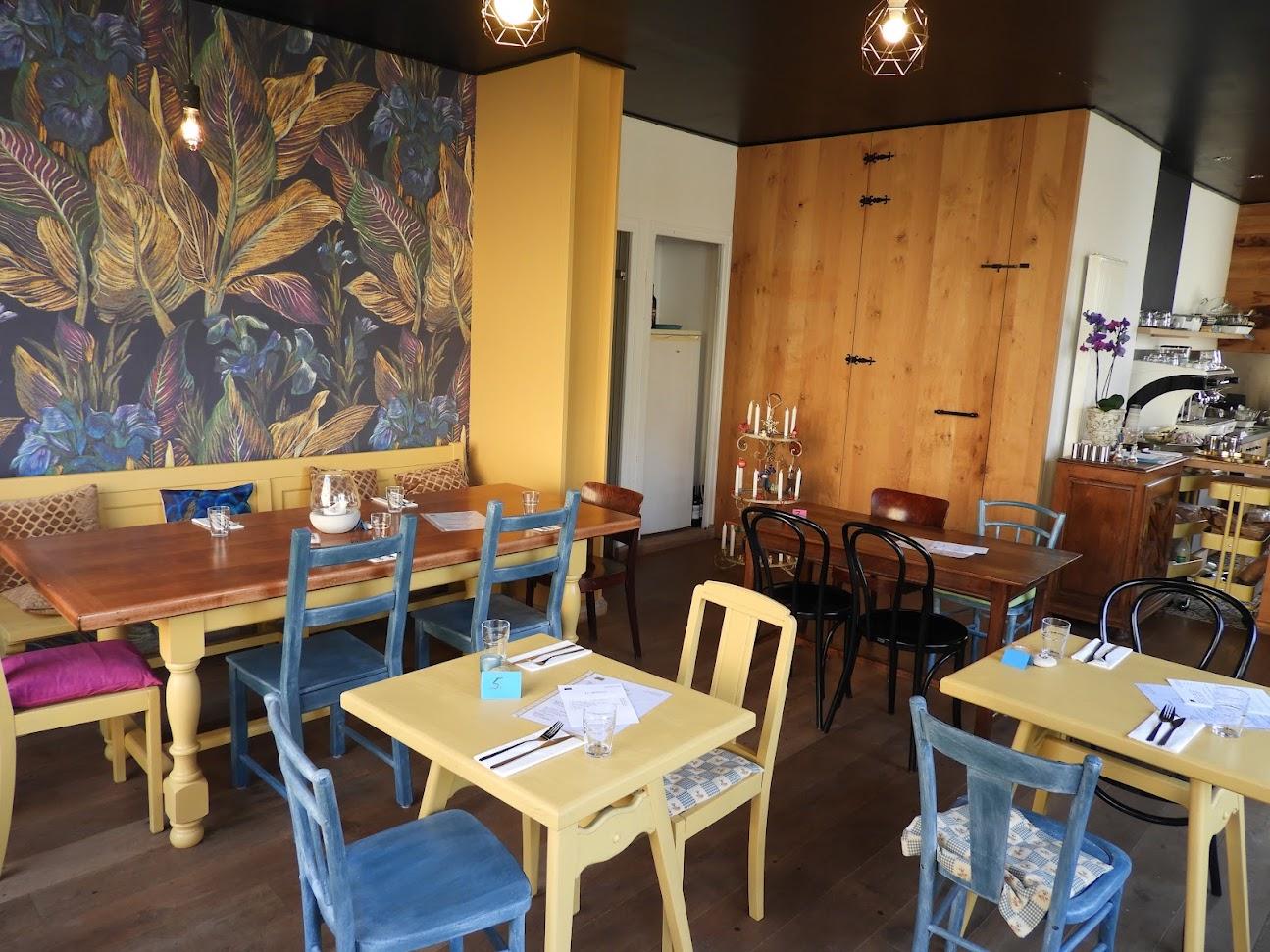 Photo de La table du coin